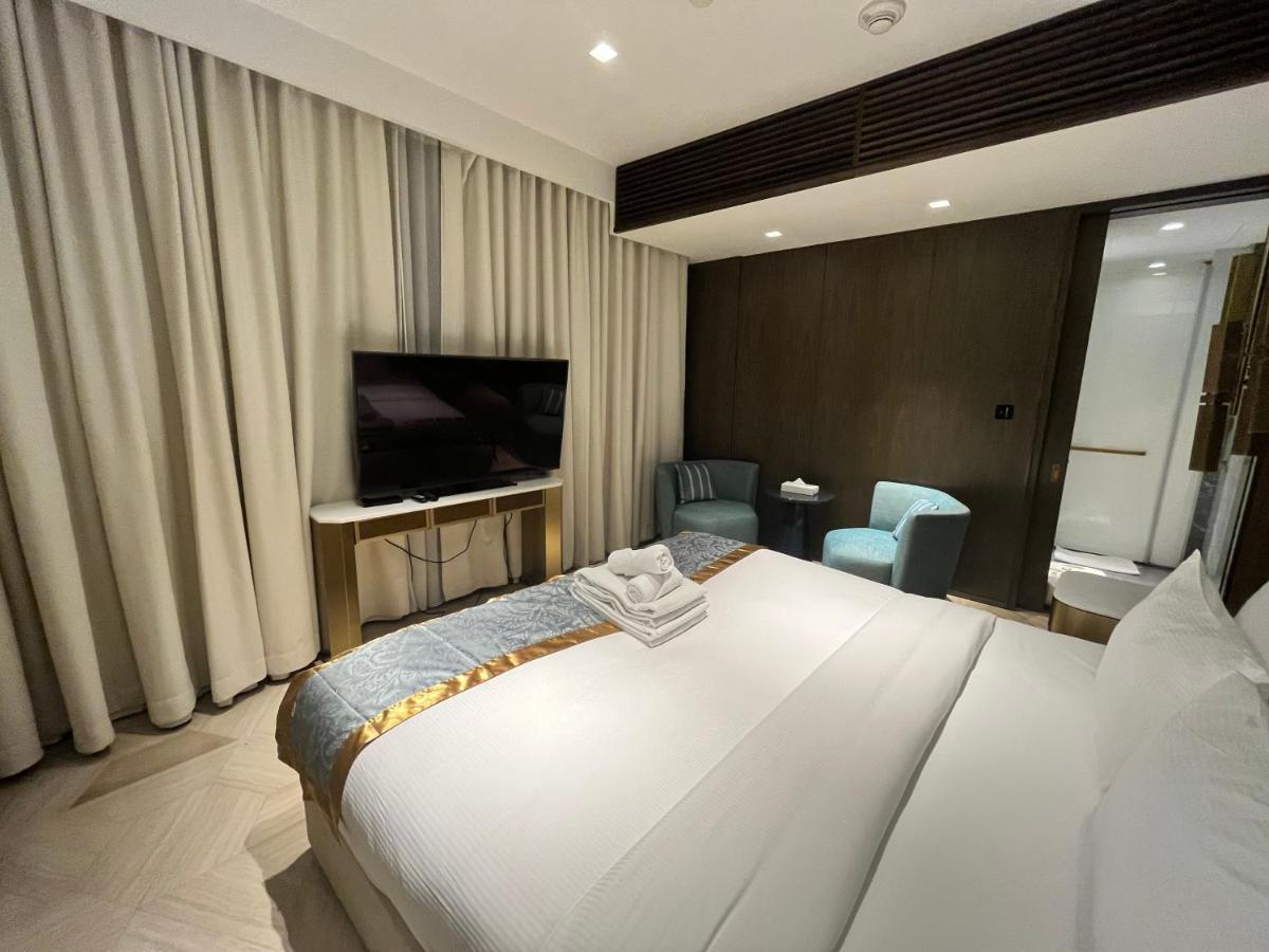 ModernLux - FIVE Palm Resort 2 Bedrooms plus Maids&Private Jacuzzi Dubaï Extérieur photo